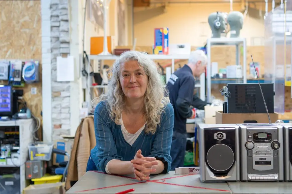 Portret van oprichtster Stichting Repair Cafe International Martine Postma.